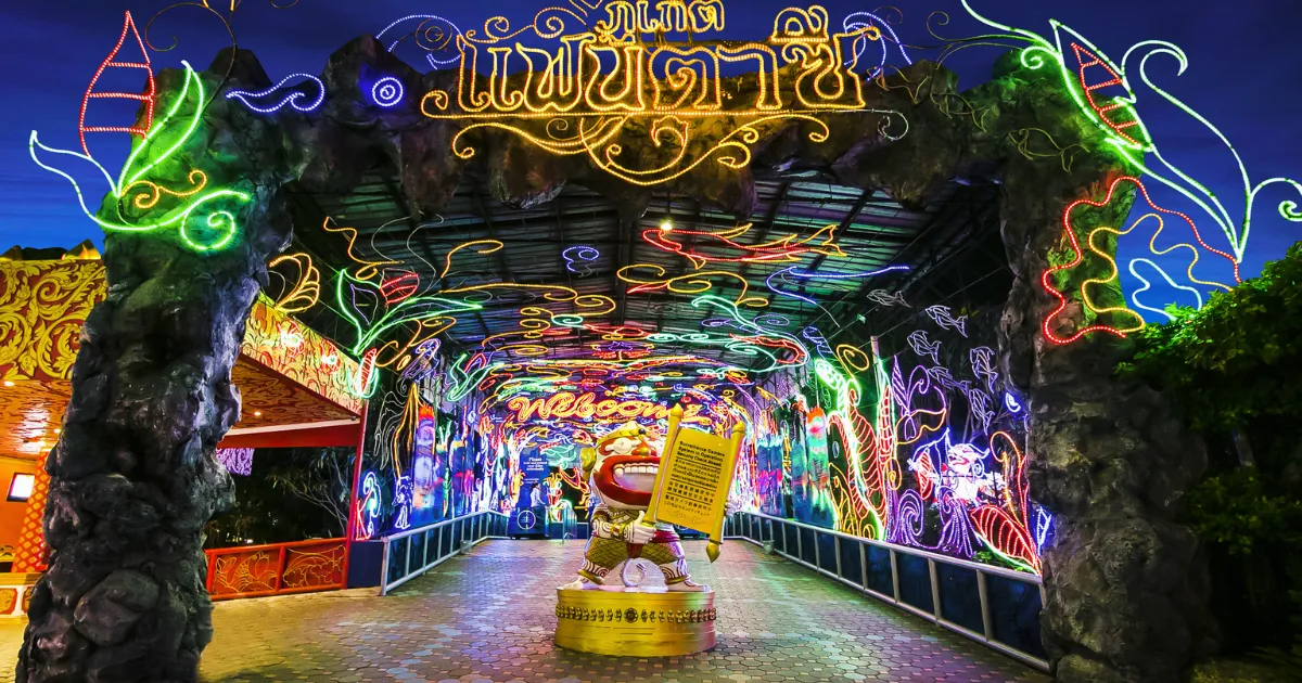 Check-in and take beautiful photos at Phuket Fantasea